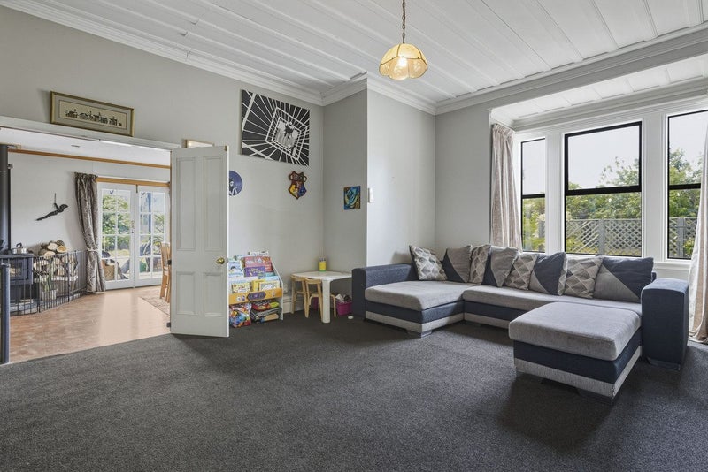 Modern Comforts, Classic Charm, Prime Milton Locat64526320022403112