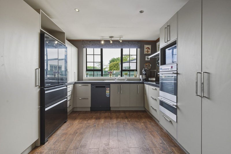 Modern Comforts, Classic Charm, Prime Milton Locat64526320022403114