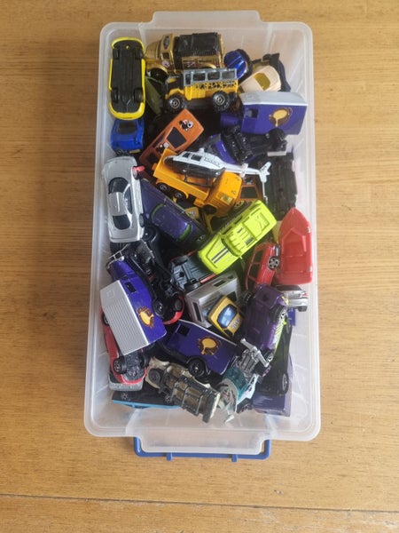 HUGE Hot Wheels Bundle - Tracks, Loops, Cars & Monster Trucks! Carousel 2