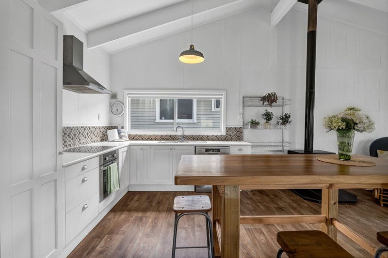 Spacious Multi-Level Home with Sea & Urban Views64526417895809113