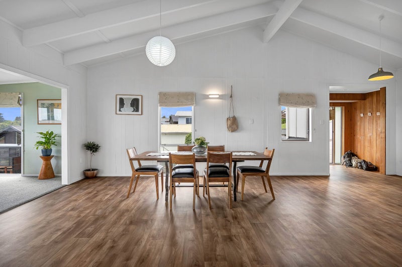 Spacious Multi-Level Home with Sea & Urban Views64526417895809114