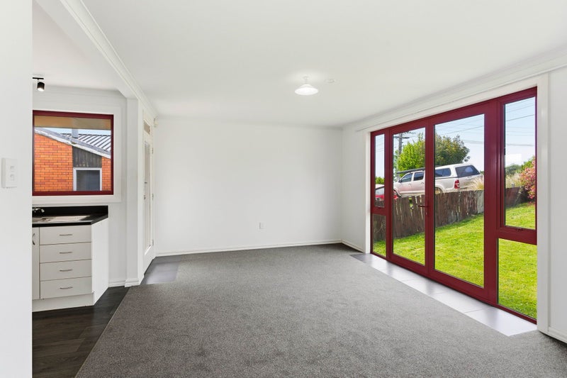 Mid Century Home, Level Backyard64526516003331114