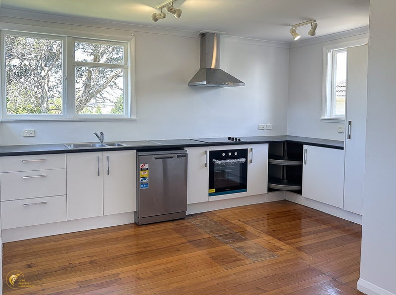 Glen Innes, 3 bedrooms64526723735426111