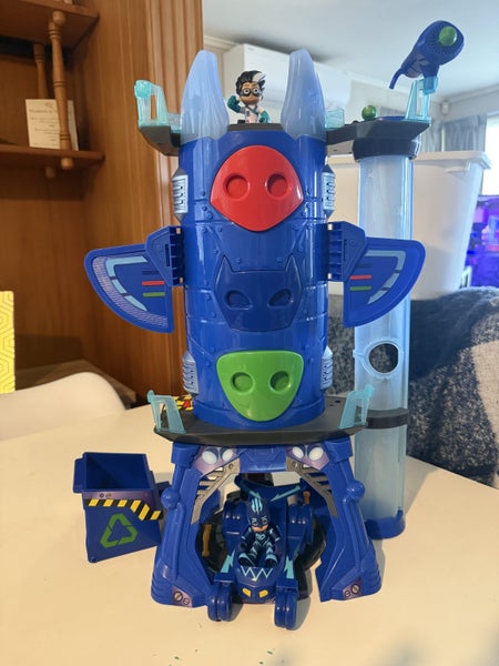 Pj mask tower Carousel 1