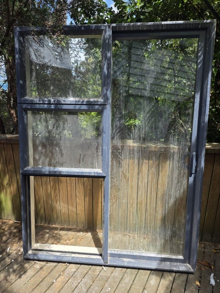 Sliding door 2000mm(H) x 1535m (W) - $1 Reserve64527114804867110