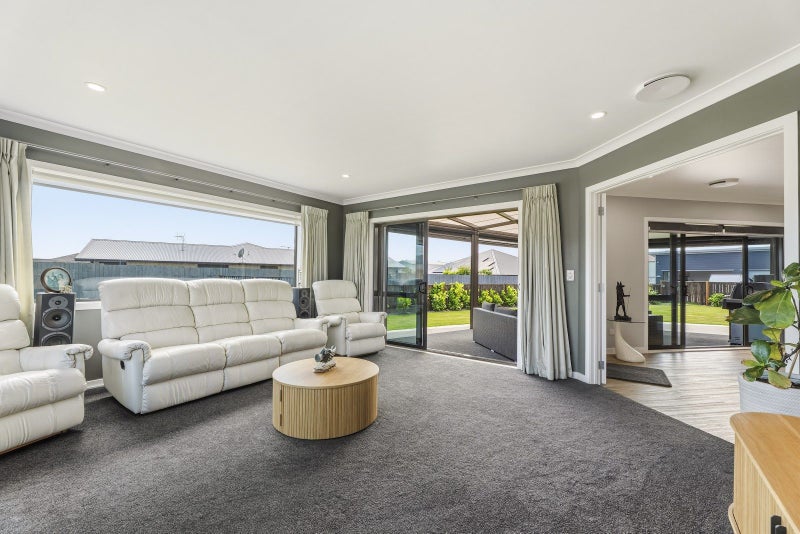 Immaculately Upscaled on a Colossal Section64528004251137114