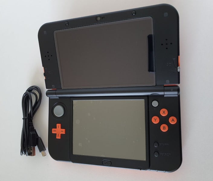 New Nintendo 3DS XL Orange + Black Carousel 2