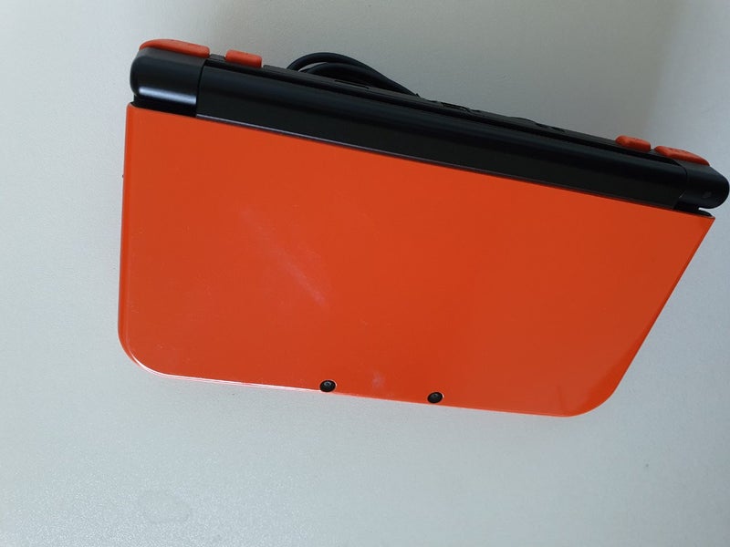 New Nintendo 3DS XL Orange + Black Carousel 19