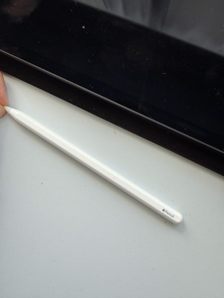 iPad Air 5th Gen + Apple Pencil 2nd Gen + Case – Excellent Condition64535659013634112