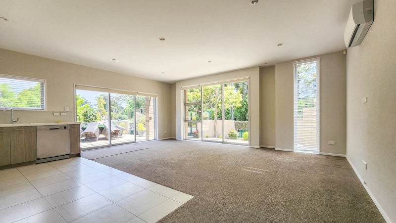 Silverdale, 3 bedrooms64527606467969110