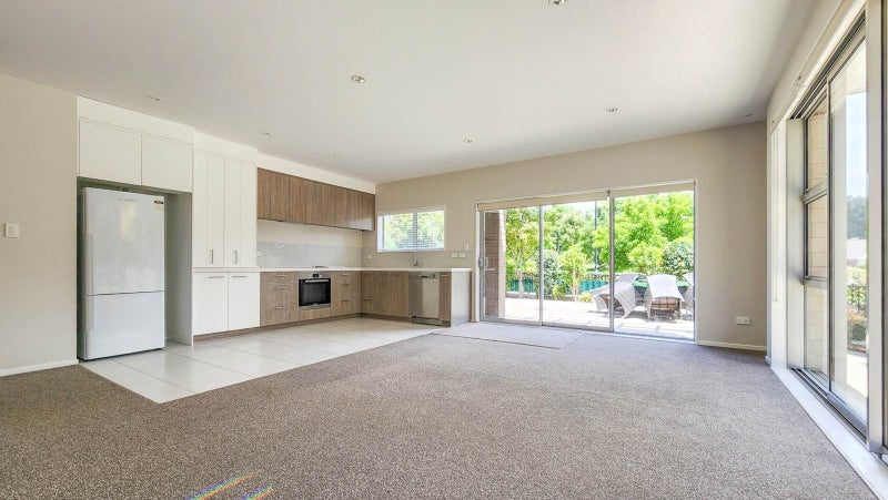 Silverdale, 3 bedrooms64527606467969111