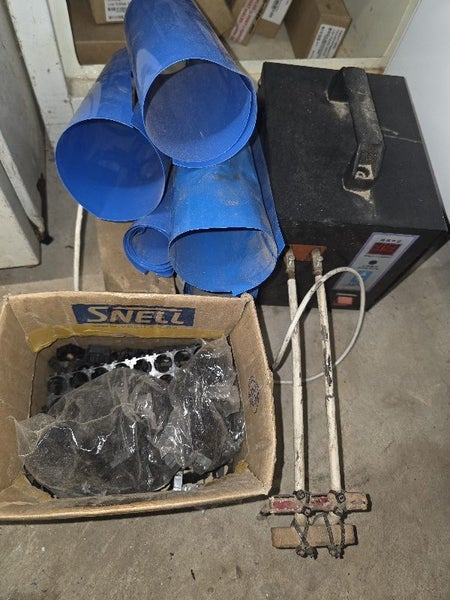 Lithium 18650 battery packs, plus loads of gear.64527740240899112