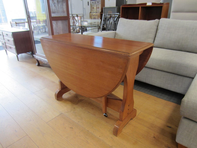 Mahogany Gateleg Dining Table Carousel 2