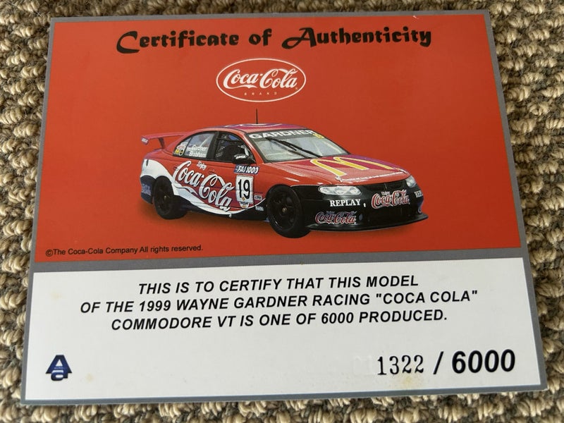AUTOart 1/18 Wayne Gardener Racing CocaCola VT Commodore 1999 Bathurst FAI 1000 Carousel 4