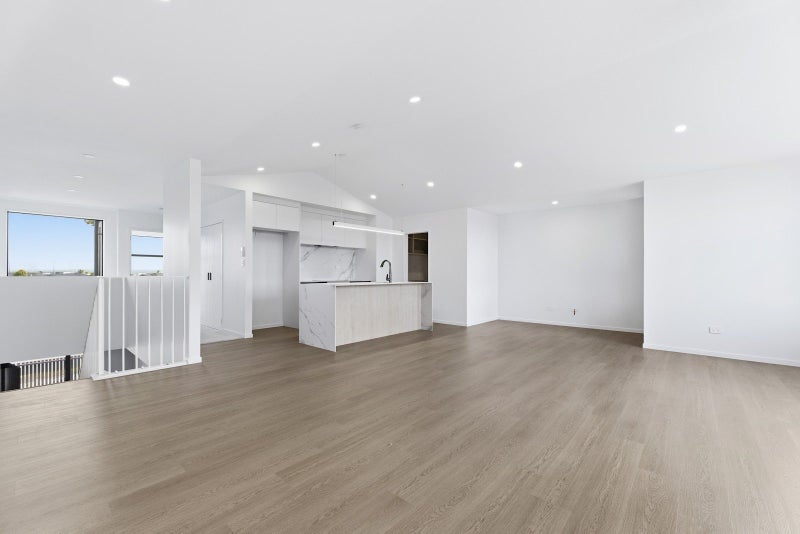 Move-In Ready With Every Detail Considered64528202730881111