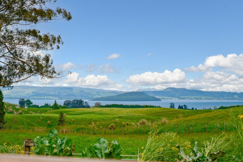 Double Dwelling Lifestyle With Lake Views64528004323971111