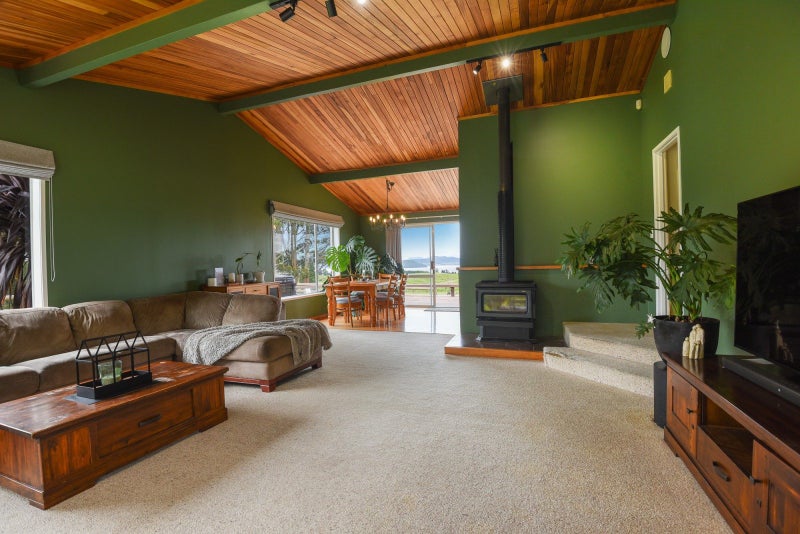 Double Dwelling Lifestyle With Lake Views64528004323971112