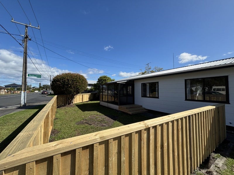 Orewa, 3 bedrooms64528103500802111