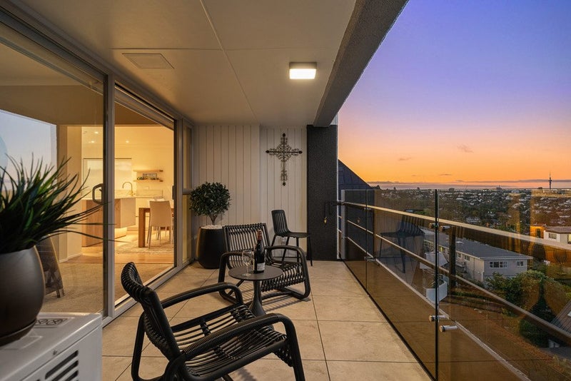 Endless Horizons, Effortless Living64528286963330113