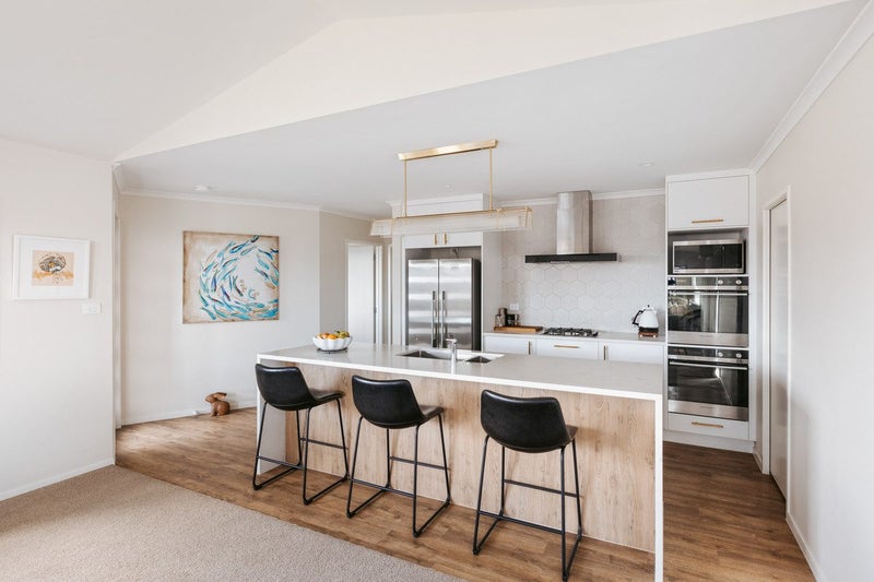 Move in Ready with Spacious Backyard64528301277443111