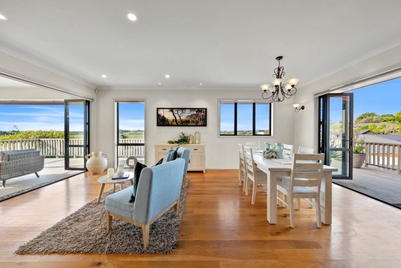 STRIKING DESIGN WITH A RURAL OUTLOOK64528400314626114