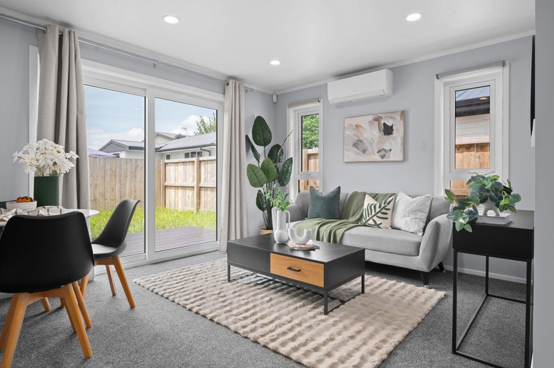 Sunny, Stylish, and Hassle-Free64528585812097113