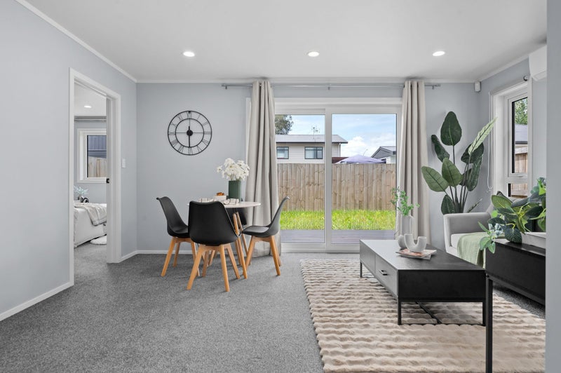 Sunny, Stylish, and Hassle-Free64528585812097114