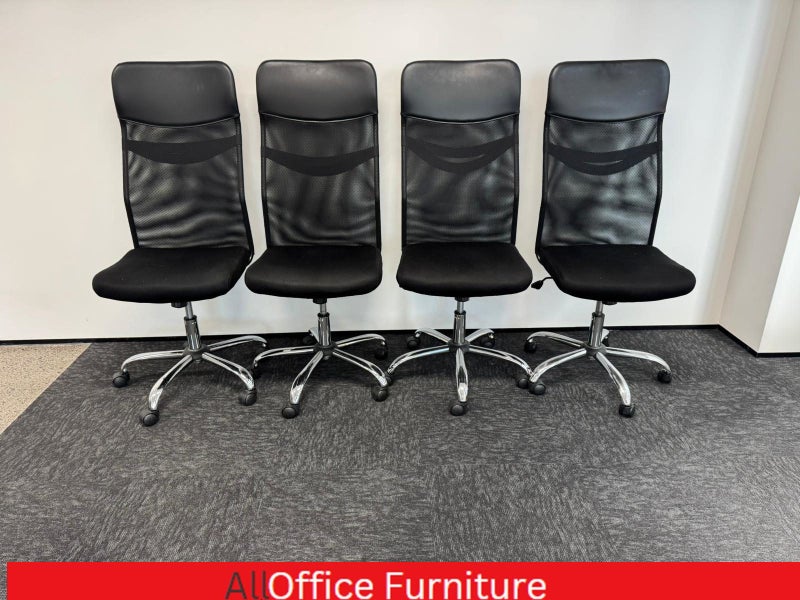 Mesh back office chairs x 4 Carousel 1