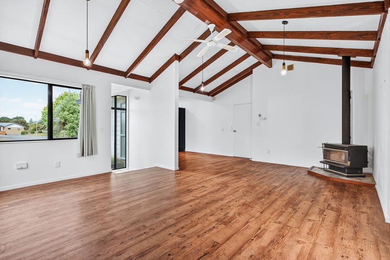 Sun, Space & Location64528801069953114