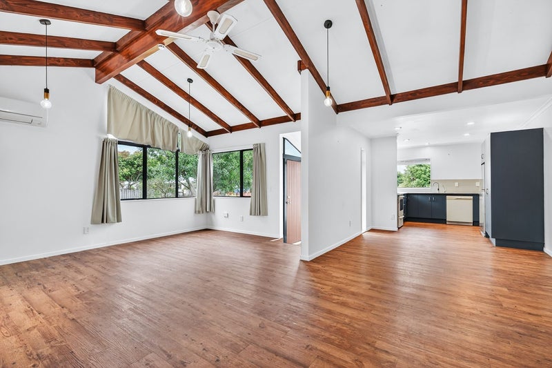 Sun, Space & Location64528801069953112