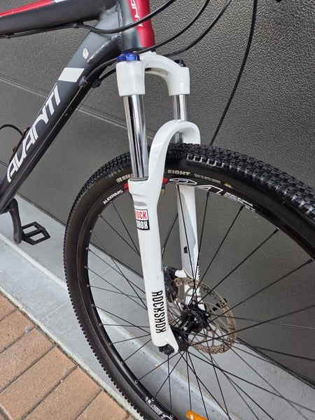 Avanti Montari 29.3 - XL Frame - Good Condition Carousel 11