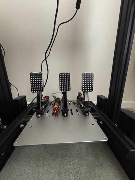 Racing simulator + Extra wheel + monitor64529027982337114