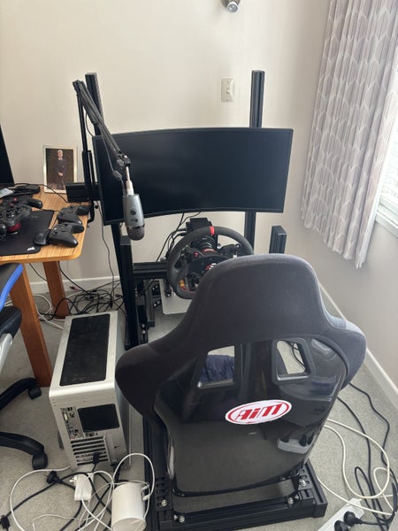 Racing simulator + Extra wheel + monitor64529027982337113