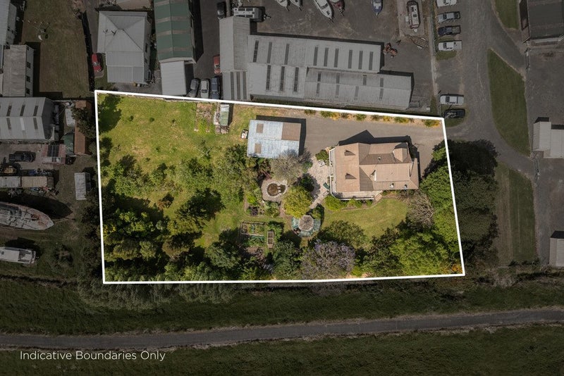 Lifestyle Property with Industrial Zoning.64528801159298114