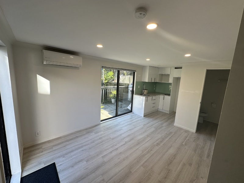 Torbay, 2 bedrooms64528985245698111