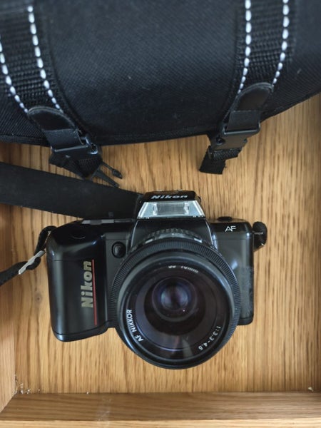 NIkon F-401 AF Film camera Carousel 1