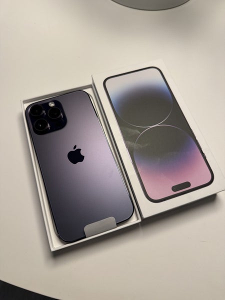 iPhone 14 Pro Max and Apple Watch Series 864531003813505111