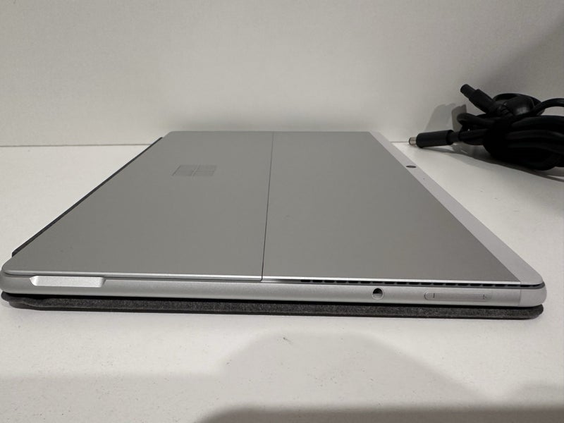 $1 Microsoft Surface Pro 8 11th Gen i5 13” PixelSense TouchScreen DockingStation Carousel 6