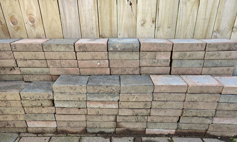 Cobblestones - aprox 330+ pavers ($1 reserve)64532176726529110