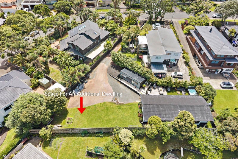 PRIME LOCATION - MULTIPLE OPTIONS64533039376257113