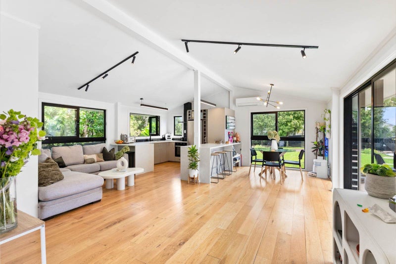 PRIME LOCATION - MULTIPLE OPTIONS64533039376257114