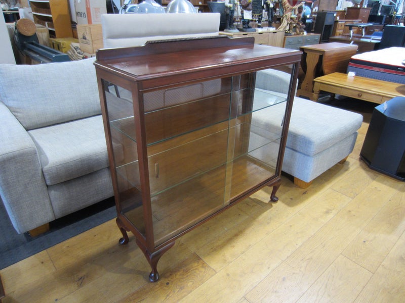 Display Cabinet Carousel 1