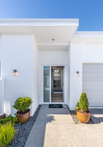 Stunning single level Farm Cove gem64536230185089111