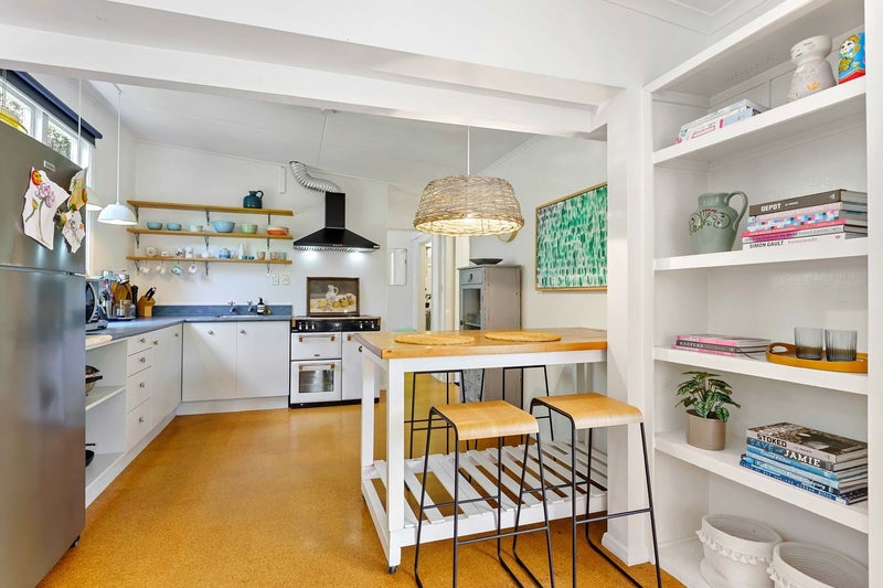 Classic Kiwi Bach | Coastal Gem64536340677763112