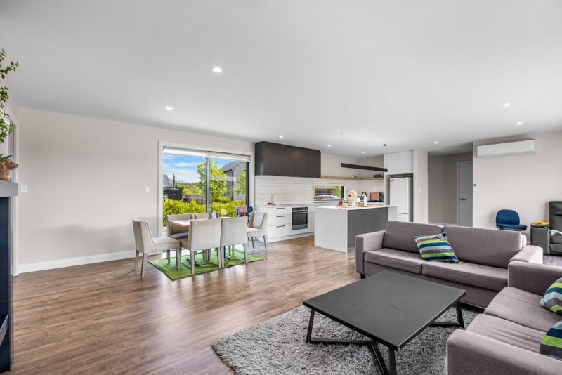 Your Little Corner of the World64536535869314113