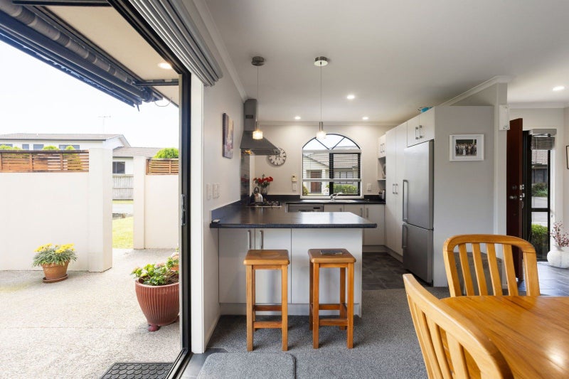 Relax, Unwind in Rototuna64536633060355111