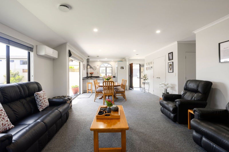 Relax, Unwind in Rototuna64536633060355112