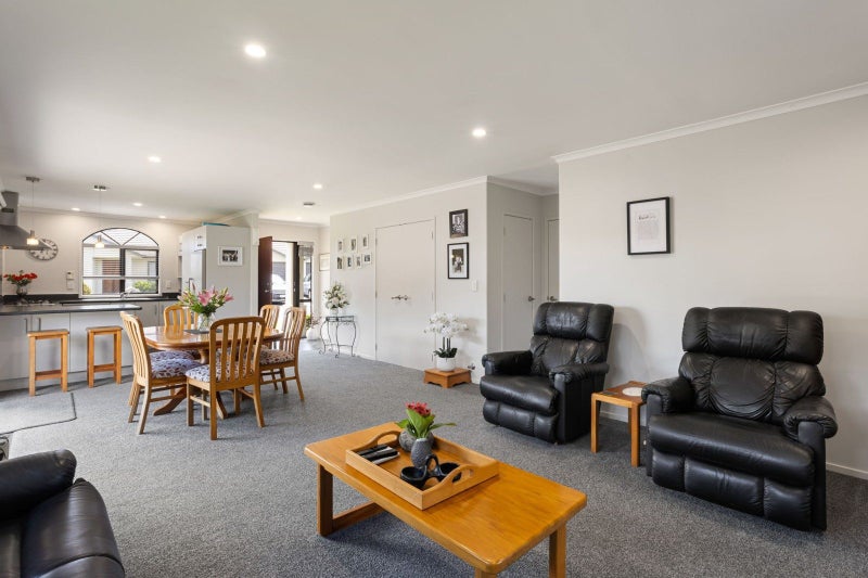 Relax, Unwind in Rototuna64536633060355114