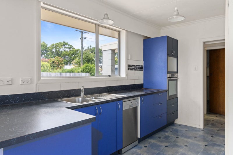 1970's Classic with Space and Loads of Potential64536815068291114