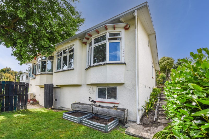 Suburban Bliss Awaits You!64536829169025110